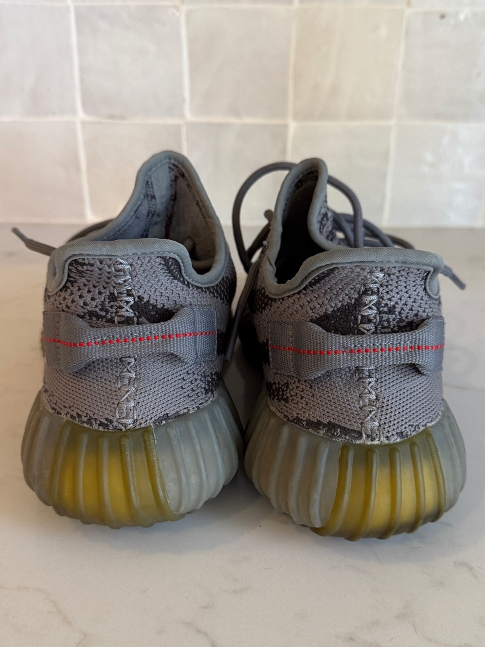 ADIDAS YEEZY BOOST 350 V2 BELUGA 2.0 MEN SIZE 9 - Picture 8 of 10